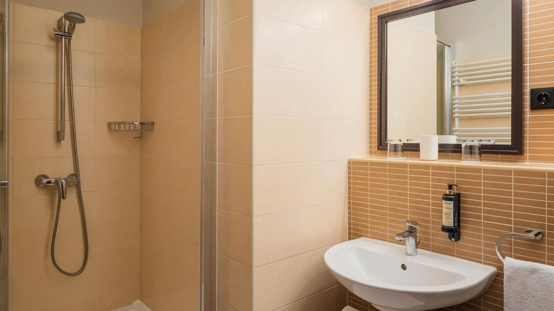 Escala Hotel & Suites Budapest 4*,