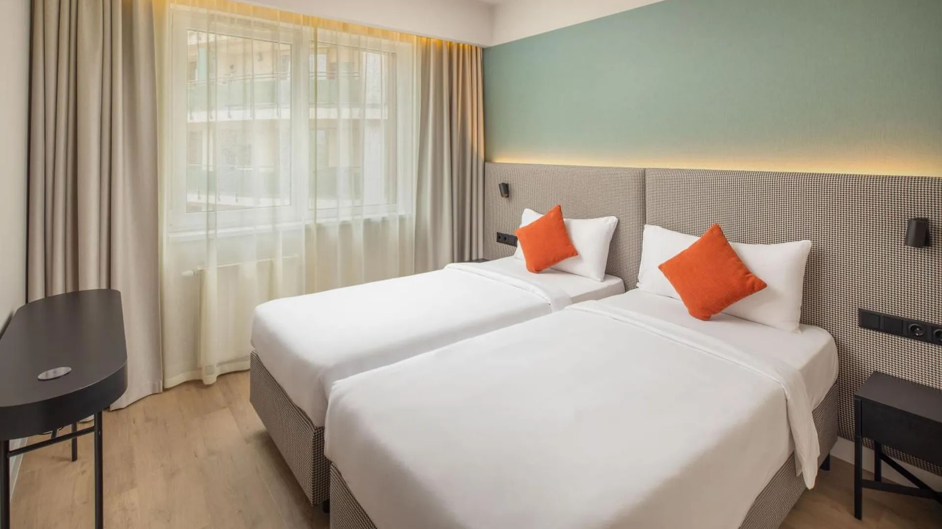 Escala Hotel & Suites Budapest 4*,