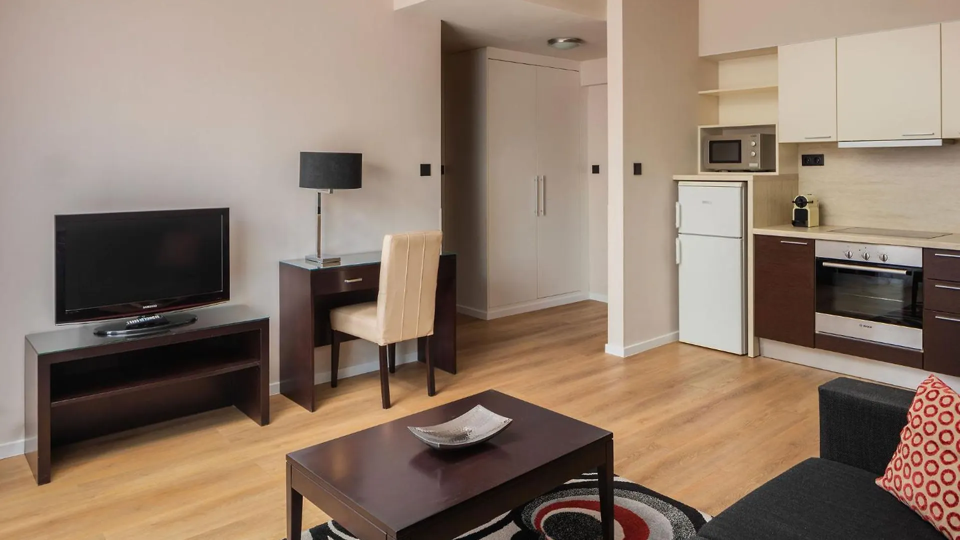 ****  Escala Hotel & Suites Budapesta Ungaria
